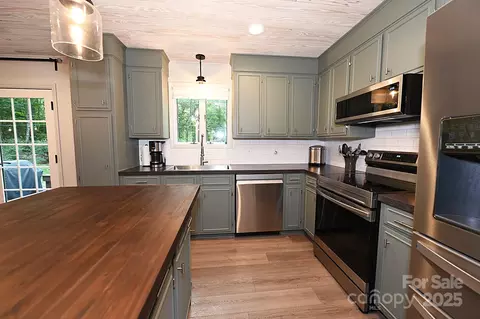 5643 Wesley St, Hickory, NC 28601 photo 5