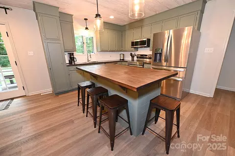 5643 Wesley St, Hickory, NC 28601 photo 8