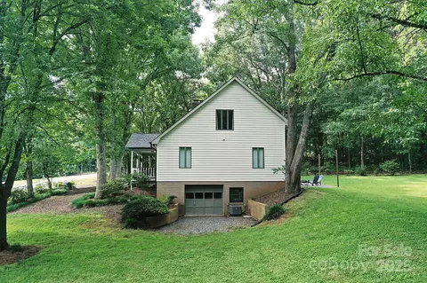 5643 Wesley St, Hickory, NC 28601 photo 2