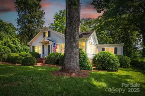 407 Highland Sw Ave SW, Lenoir, NC 28645