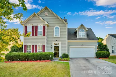 136 Crestwood Dr, Mount Holly, NC 28120