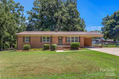 204 Dale Dr, Cherryville, NC 28021