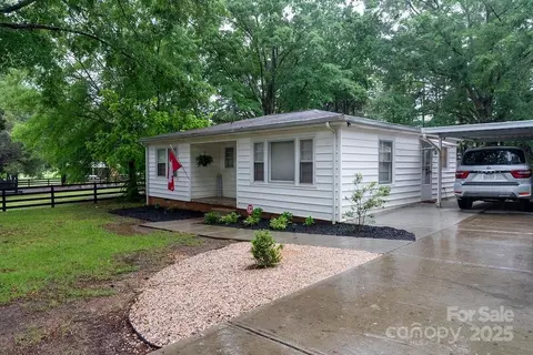 1700 Oakwood Ave, Kannapolis, NC 28081