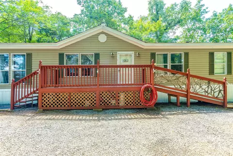 895 Turkey Pen Gap 2 Rd #2, Horse Shoe, NC 28742