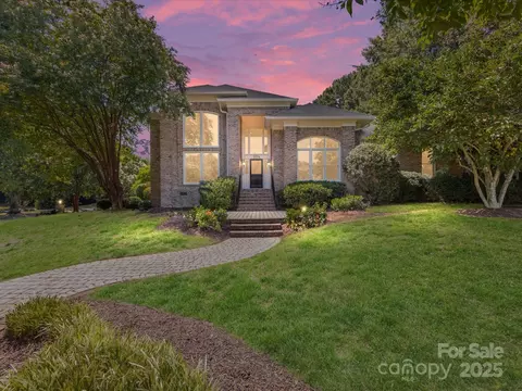 3324 Meadow Bluff Dr, Charlotte, NC 28226