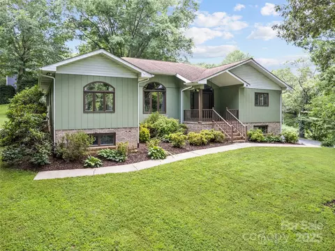 401 Nelson St, Clyde, NC 28721 photo 3