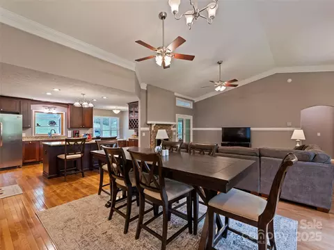 401 Nelson St, Clyde, NC 28721 photo 19