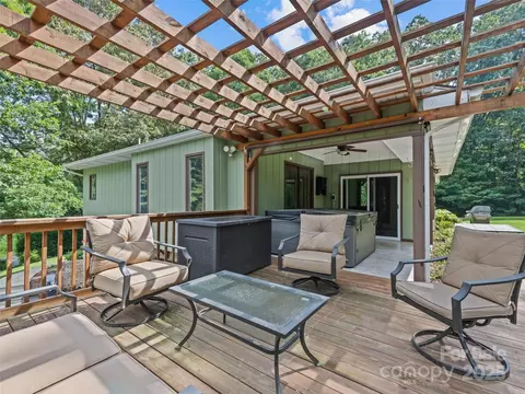 401 Nelson St, Clyde, NC 28721 photo 12