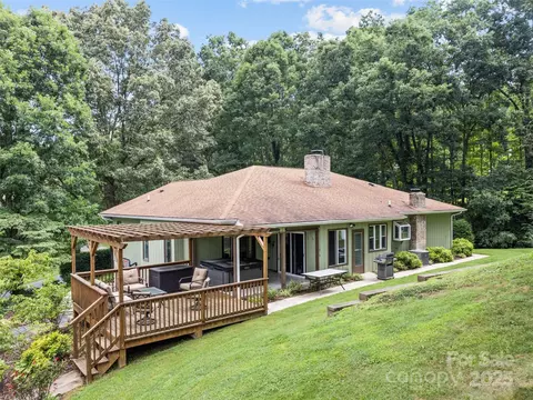 401 Nelson St, Clyde, NC 28721 photo 5