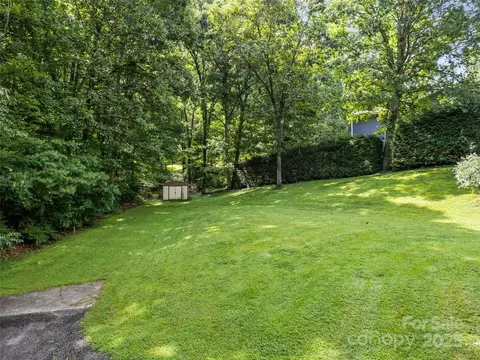 401 Nelson St, Clyde, NC 28721 photo 9
