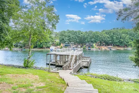 141 Sunrise Pt, New London, NC 28127