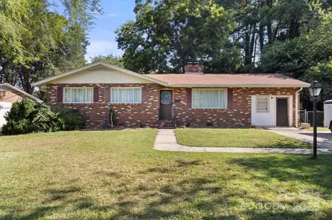 1521 W Colonial Dr, Salisbury, NC 28144