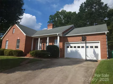 3104 Yvonne Ln, Charlotte, NC 28216