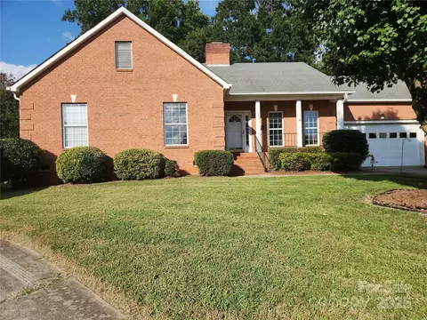 3104 Yvonne Ln, Charlotte, NC 28216