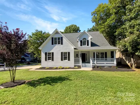 9643 Whitewood Trl, Charlotte, NC 28269