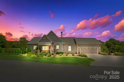 16 Enchanted Oak Ln, Alexander, NC 28701