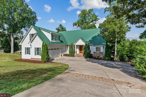 7012 Locke Dr, Sherrills Ford, NC 28673