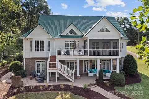 7012 Locke Dr, Sherrills Ford, NC 28673