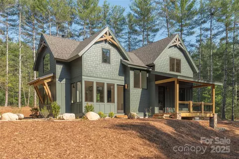 92 Rusty Hook Rd, Nebo, NC 28761