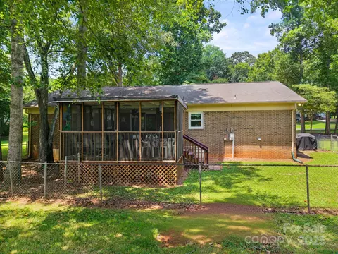 Exterior - 1994 Willow Ridge St, Conover, NC 28613 photo 3 of 3