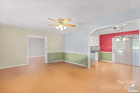 Living - 1994 Willow Ridge St, Conover, NC 28613 photo 2 of 5