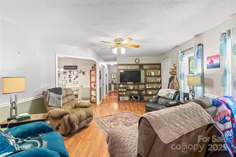 Living - 1994 Willow Ridge St, Conover, NC 28613 photo 5 of 5