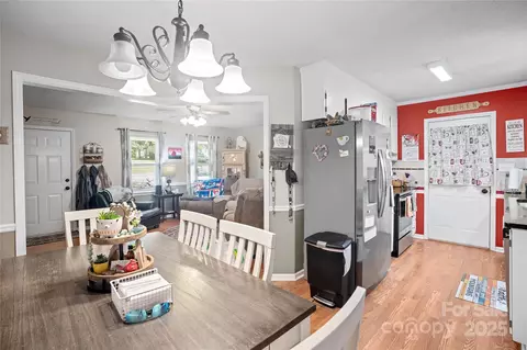 Entry Way - 1994 Willow Ridge St, Conover, NC 28613 photo 1 of 2