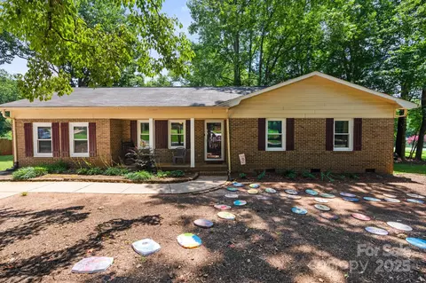 1994 Willow Ridge St, Conover, NC 28613