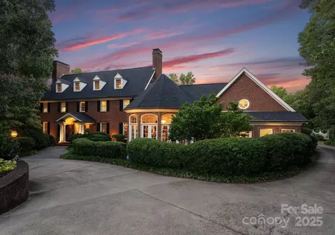 240 21st Avenue Nw Dr NW, Hickory, NC 28601