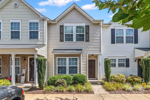 559 Fawnborough Ct, Rock Hill, SC 29732