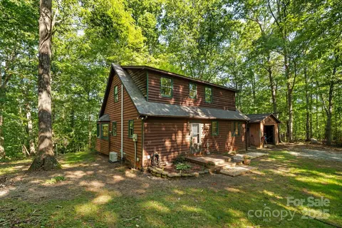 916 Coopers Gap Rd, Mill Spring, NC 28756