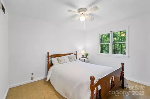 Bedroom - 916 Coopers Gap Rd, Mill Spring, NC 28756 photo 1 of 2