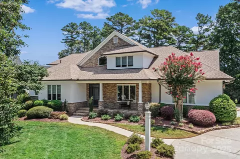 Exterior - 18916 Riverwind Ln, Davidson, NC 28036 photo 2 of 7