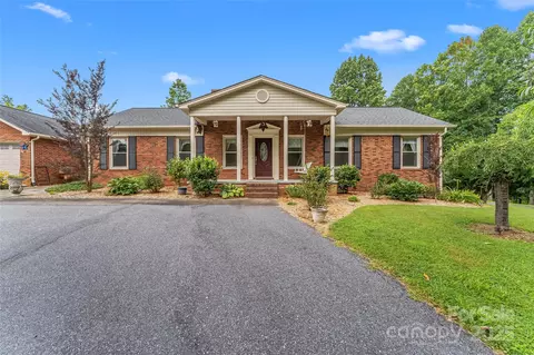 2423 Warrior Fork Trl, Morganton, NC 28655