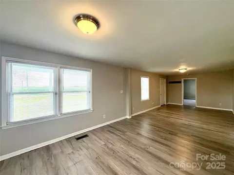 Living - 3123 Stack Rd, Monroe, NC 28112 photo 3 of 9