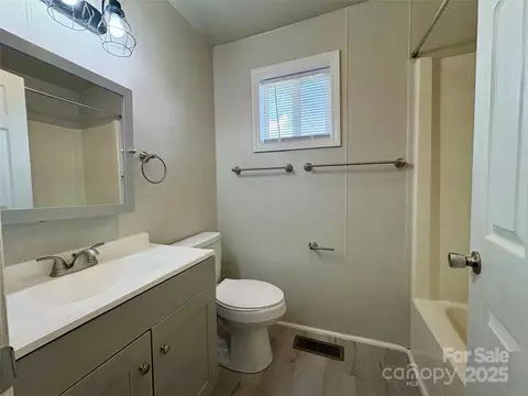 Bath - 3123 Stack Rd, Monroe, NC 28112 photo 1 of 1