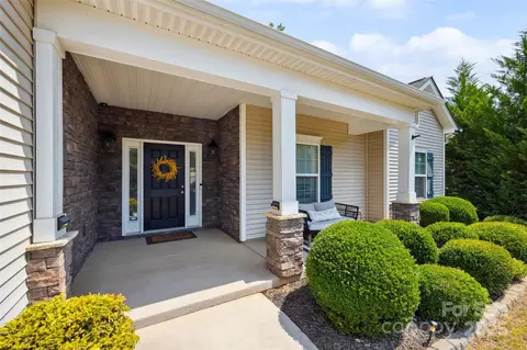 2202 Gatwick Cir, Belmont, NC 28012