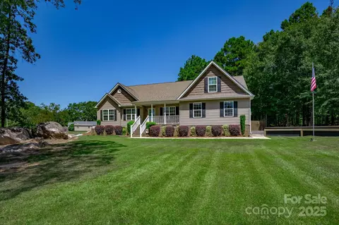 5557 Brooklyn Rd, Great Falls, SC 29055