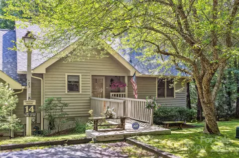 27 Dwarf Mountain Rd, Sapphire, NC 28774