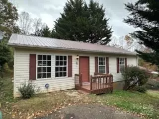 39 Vine St, Woodfin, NC 28804