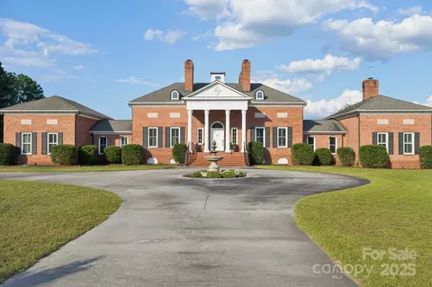 504 Mcdougal Cir, Cheraw, SC 29520