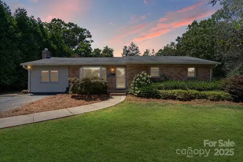 305 Ridge Dr, Mount Holly, NC 28120