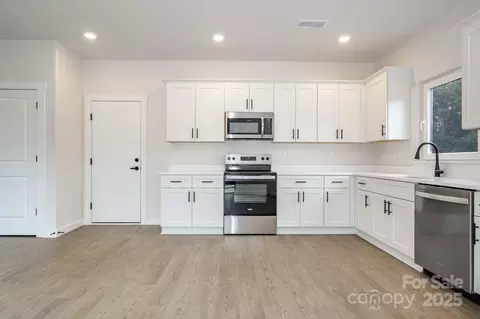 729 32nd Ne St NE, Conover, NC 28613 photo 9
