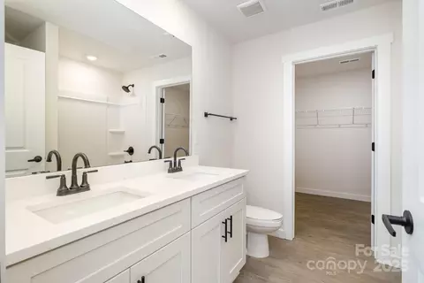 729 32nd Ne St NE, Conover, NC 28613 photo 16
