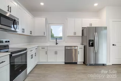 729 32nd Ne St NE, Conover, NC 28613 photo 8