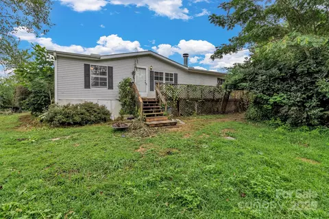 79 Gloria Orchard Ln, Hendersonville, NC 28792