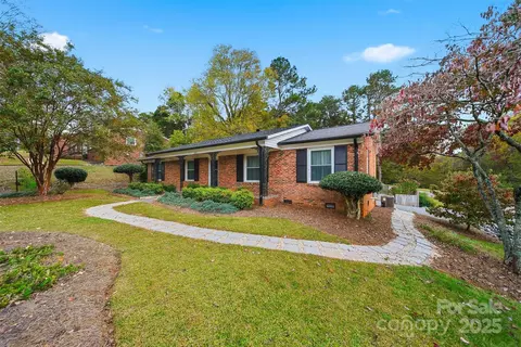 1071 12th Nw Ave NW, Hickory, NC 28601