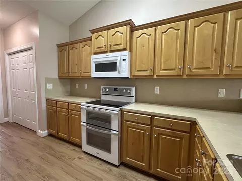 Kitchen - 3878 Sage Ct, Denver, NC 28037 photo 2 of 2