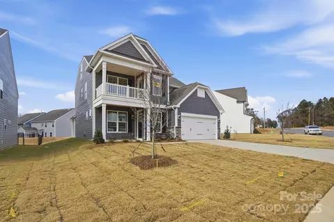 1230 Carrington Dr, Stanley, NC 28164