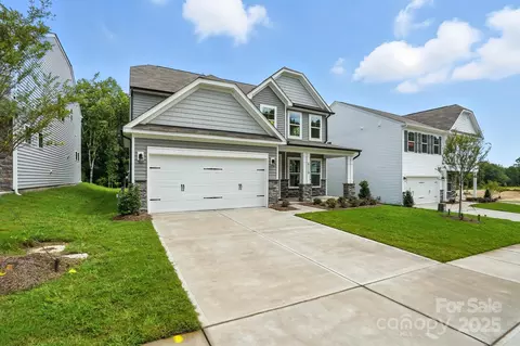 5119 Heathland Dr, Charlotte, NC 28215